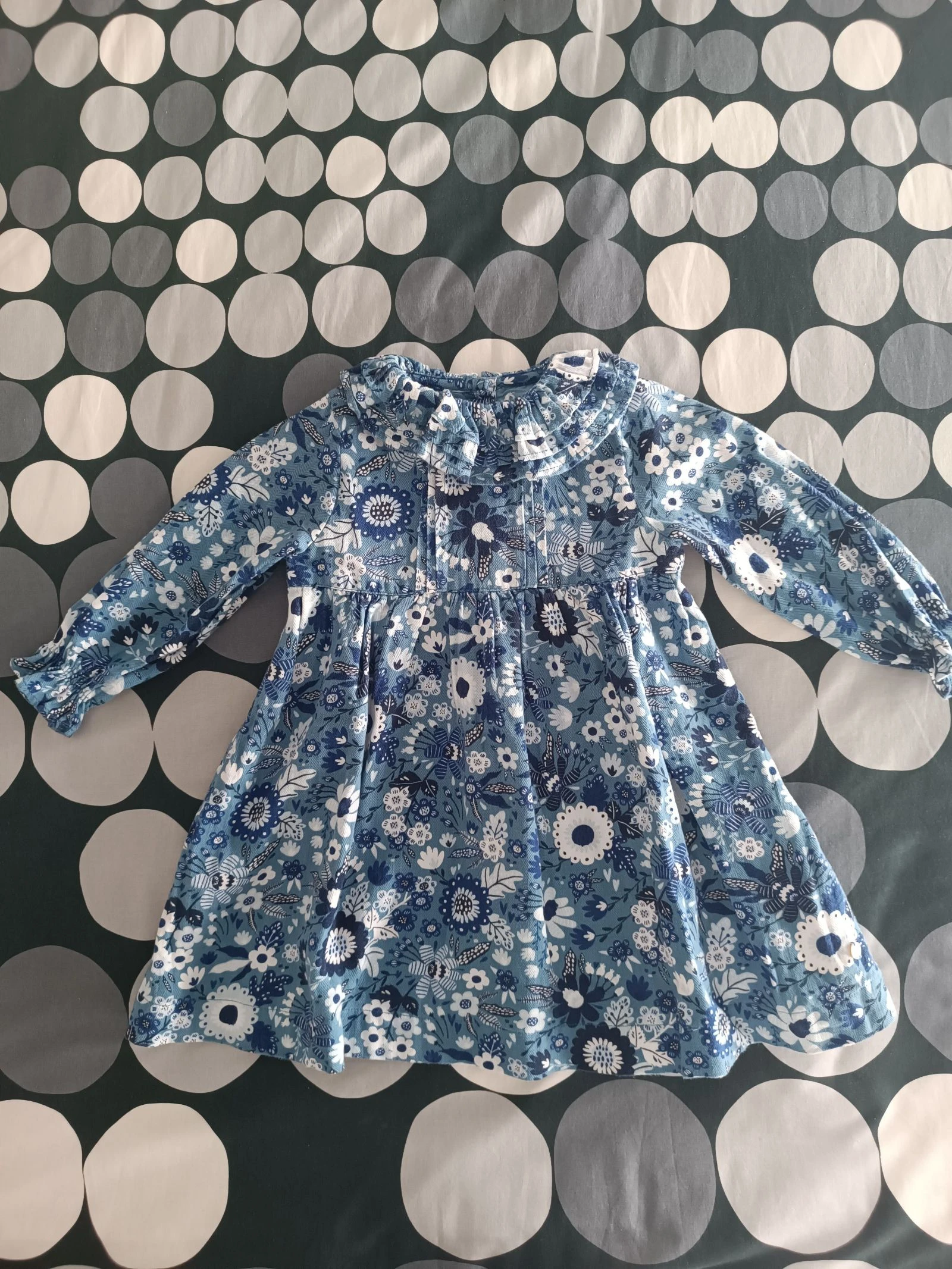 Vestido floral azul e branco da Zippy 18-24 meses